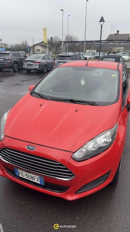 Usata Ford Fiesta Titanium 80 CV (58 kW) 2016 Rosso Utilitaria