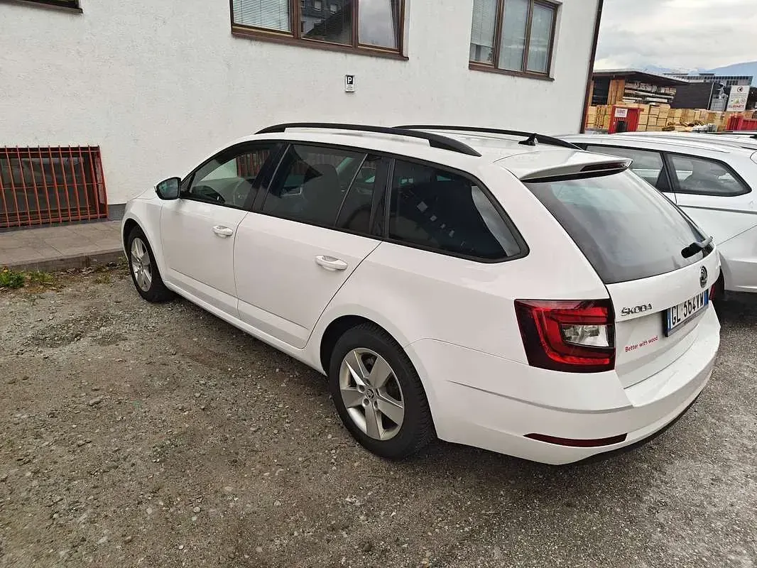 Usata Skoda Octavia Ambition 150 CV (110 kW) 2020 Bianco Station wagon