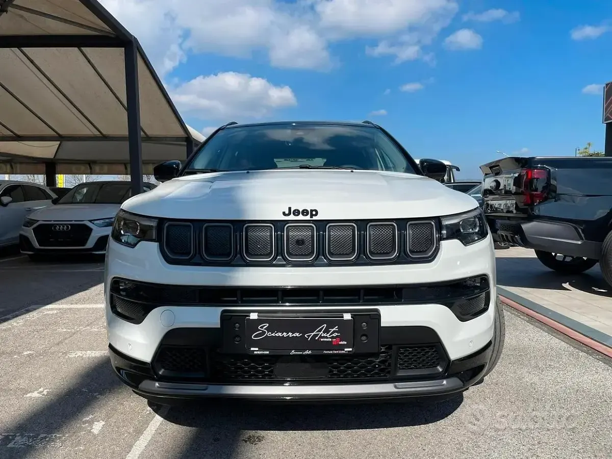 Usata Jeep Compass Summit 131 CV (96 kW) 2024 Bianco SUV