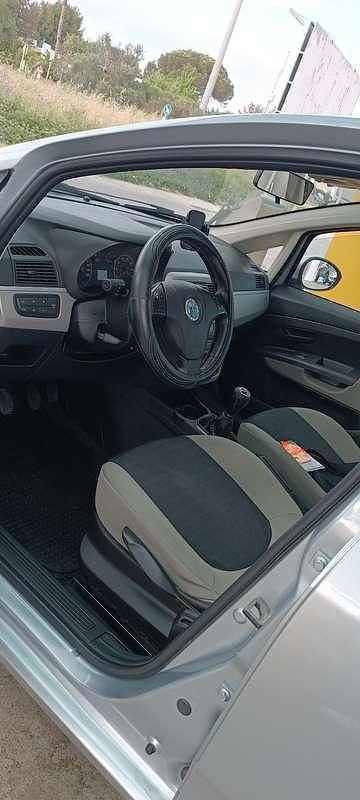 Usata Fiat Grande Punto 75 CV (55 kW) 2006 Grigio Utilitaria