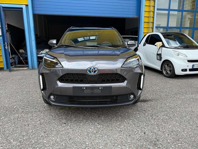 Grigio Usata 2024 Toyota Yaris Cross Trend SUV | 25.000 € (Buon prezzo) - Immagine 1/4