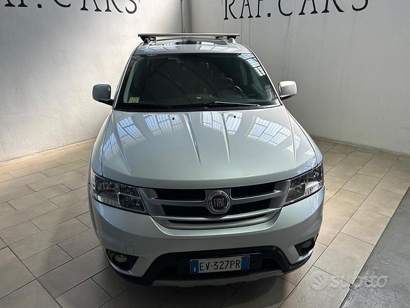 Usata Fiat Freemont Urban 170 CV (125 kW) 2014 Grigio SUV