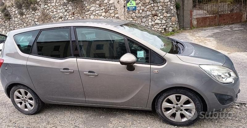Usata Opel Meriva 95 CV (69 kW) 2014 Monovolume
