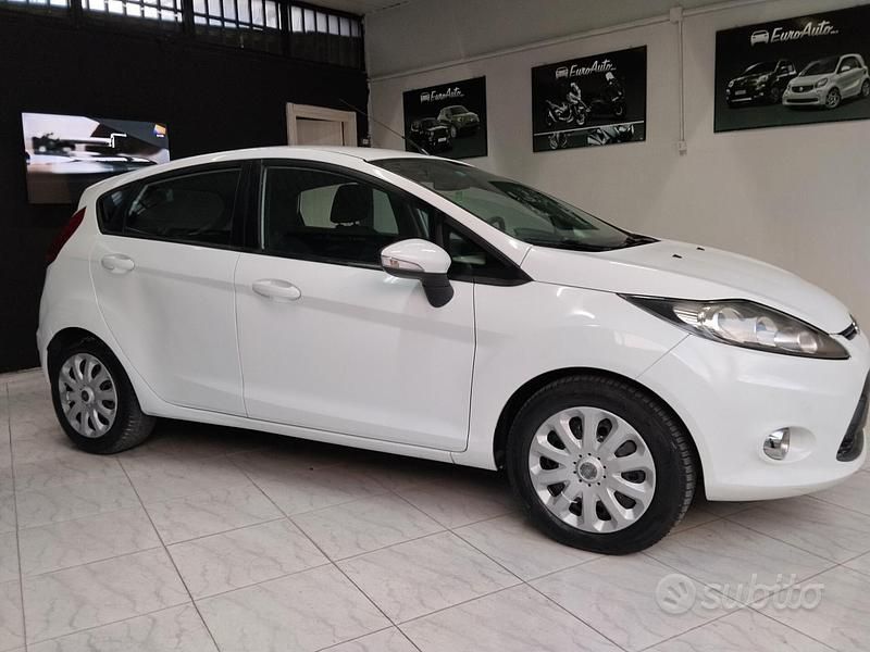 Usado Ford Fiesta 71 HP (52 kW) 2012 Branco Citadino