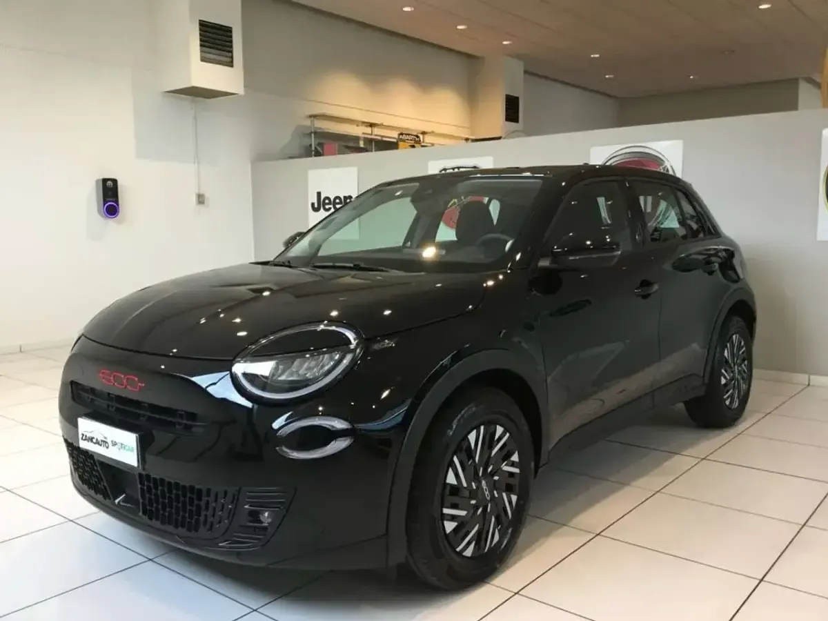 Usata Fiat 600E Red 114 kW (156 CV) 2025 Nero SUV