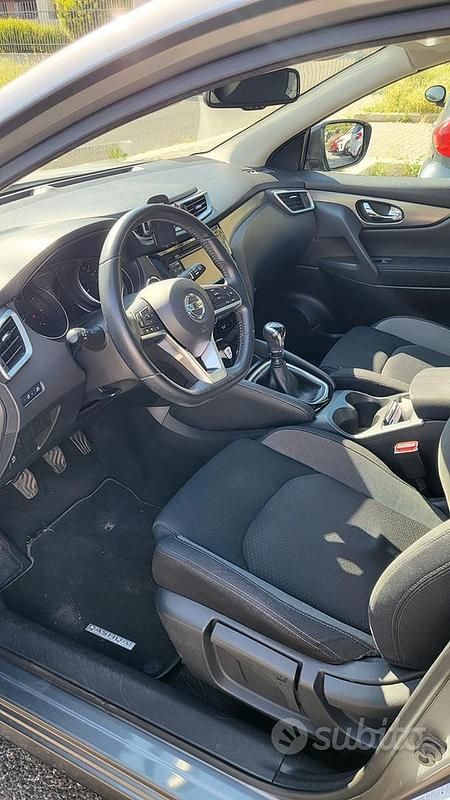 Usata Nissan Qashqai N-Connecta 116 CV (85 kW) 2018 Grigio SUV