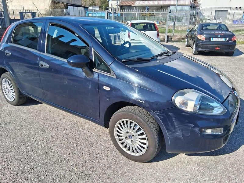 Usata Fiat Punto Street 69 CV (50 kW) 2017 Blu/azzurro Utilitaria
