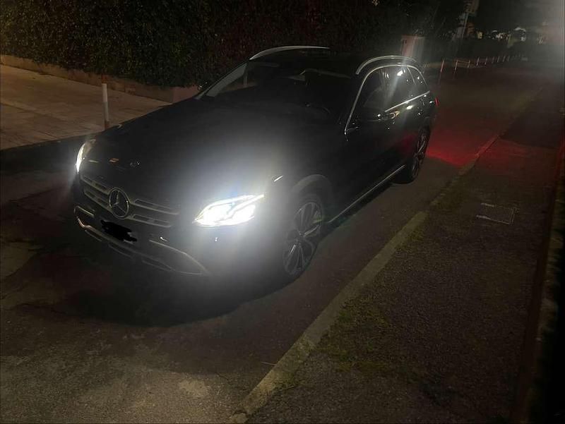 Usata Mercedes E220 All-Terrain Premium 204 CV (150 kW) 2018 Nero Station wagon
