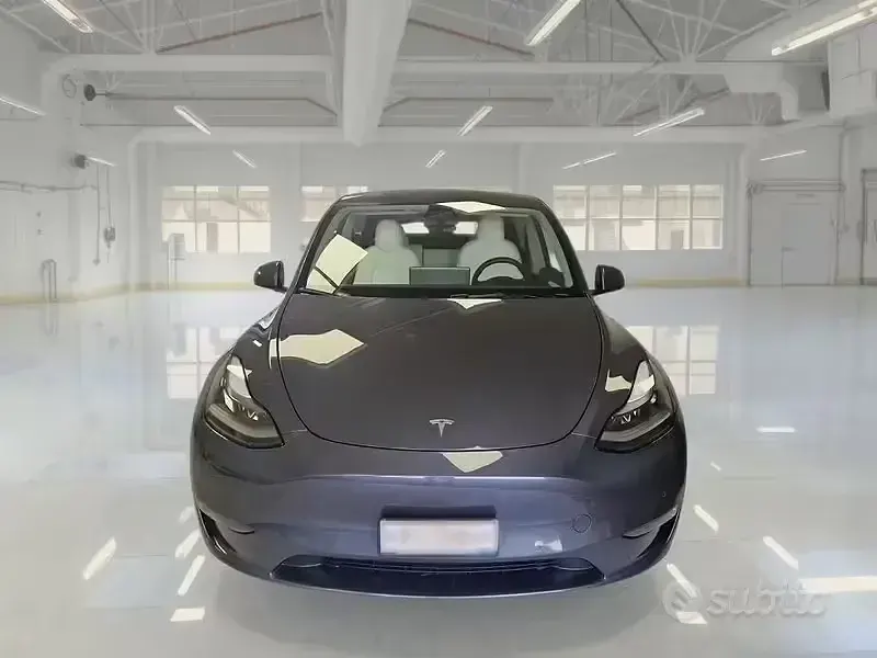 Usata Tesla Model Y 152 kW (208 CV) 2022 Grigio SUV
