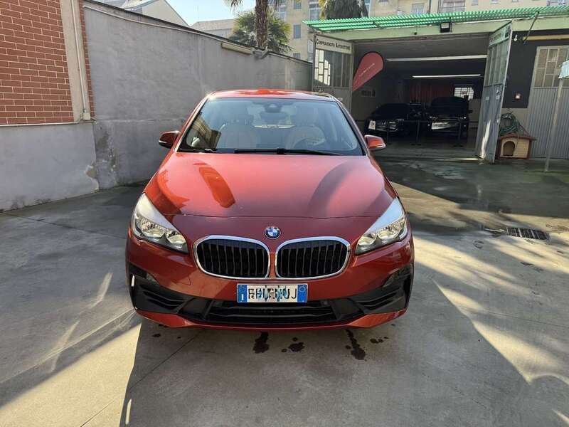 Usata BMW 216 Active Tourer Advantage 116 CV (85 kW) 2018 Rosso Monovolume