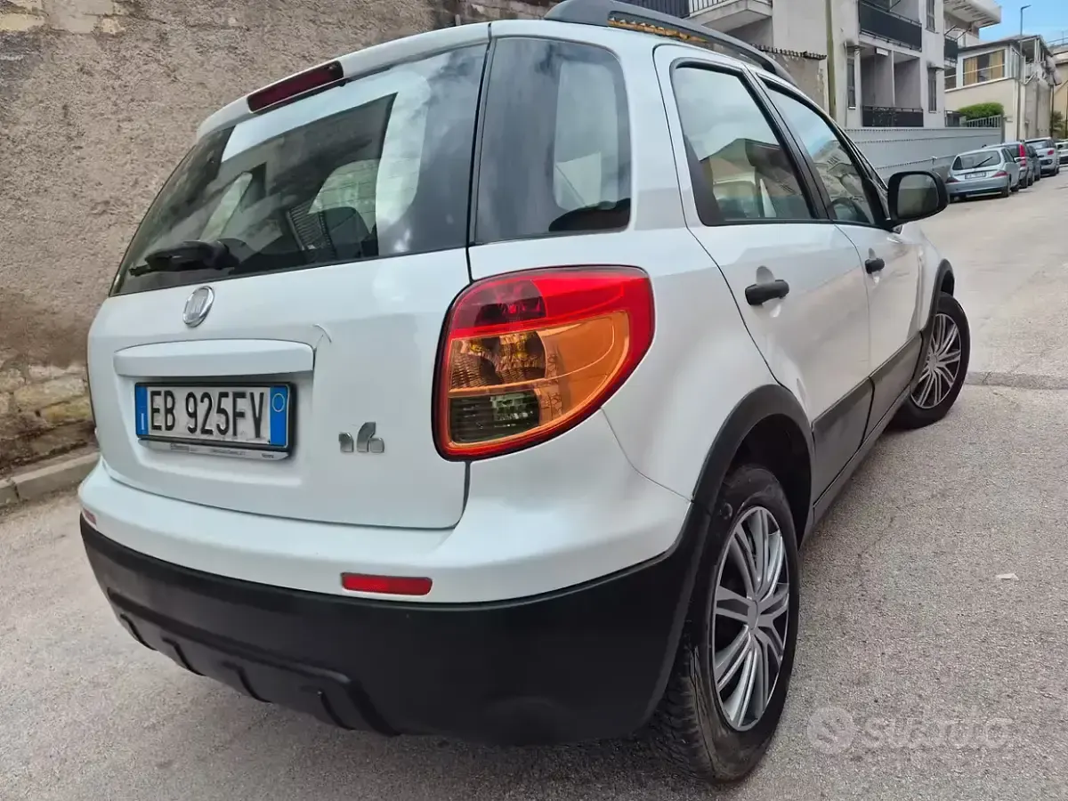 Usata Fiat Sedici 120 CV (88 kW) 2010 Bianco SUV