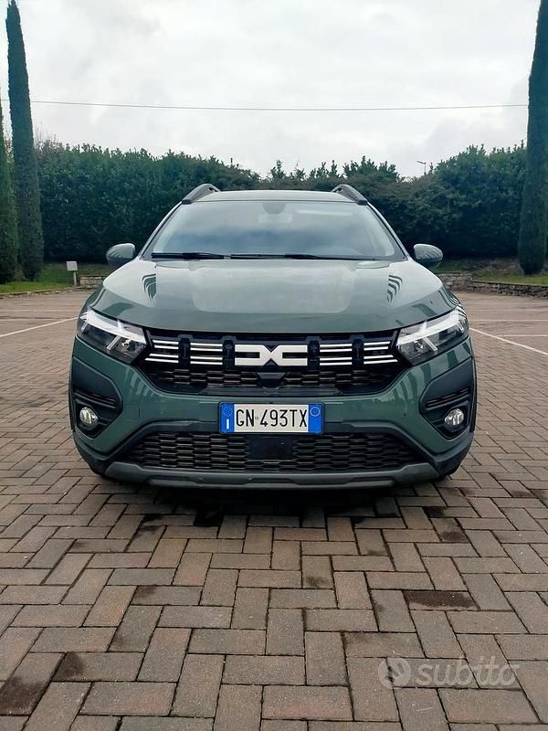 Verde Usata 2023 Dacia Jogger Extreme Monovolume | 14.000 € (Ottimo prezzo) - Immagine 1/1