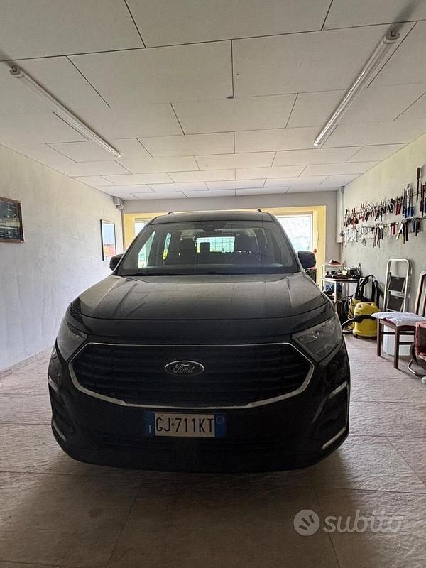 Usata Ford Tourneo Connect 122 CV (89 kW) 2022 Nero Monovolume