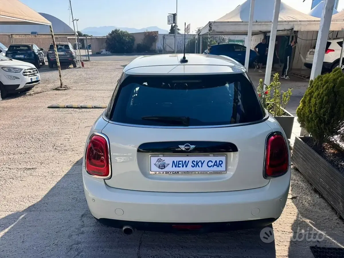 Usata Mini Cooper D Business 116 CV (85 kW) 2016 Bianco Utilitaria