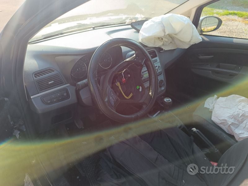 Usata 2003 Fiat Punto Due volumi | 1000 € - Immagine 1/4