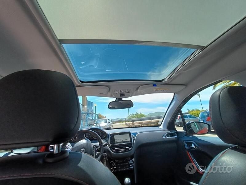 Usata Peugeot 2008 GT-line 110 CV (80 kW) 2018 Rosso SUV