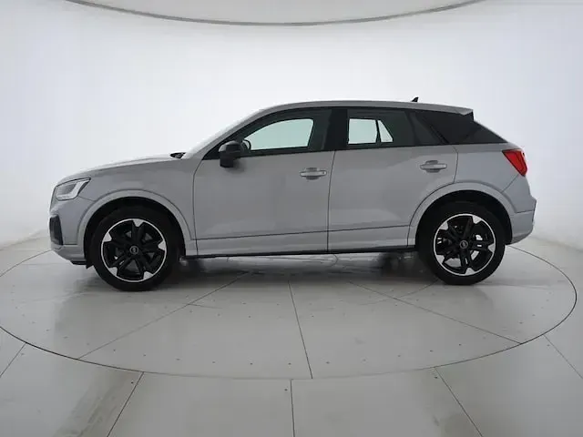 Usata Audi Q2 Business Plus 116 CV (85 kW) 2022 Argento fioretto metallizzato SUV