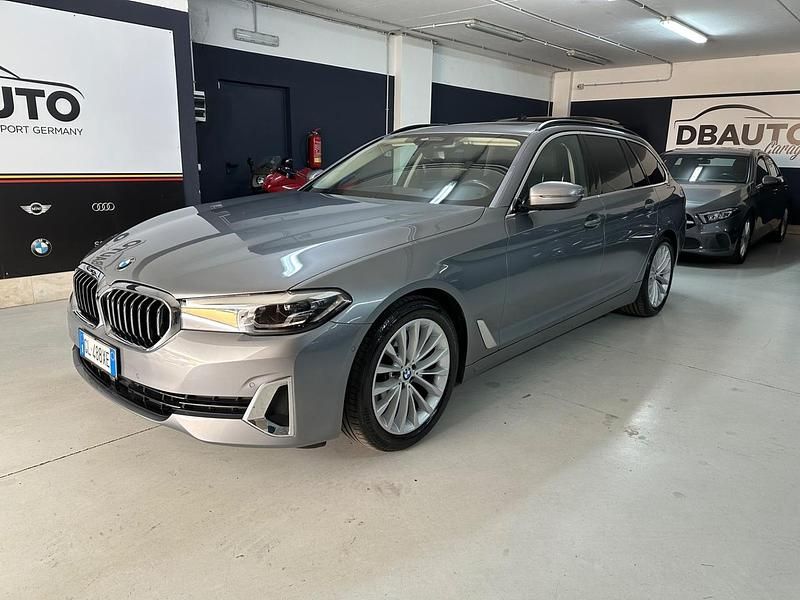 Usata BMW 520 Luxury Line 190 CV (139 kW) 2022 Argento Station wagon