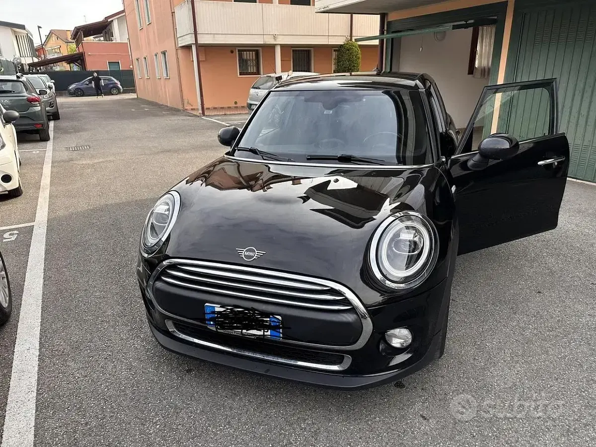 Usata Mini One D 95 CV (69 kW) 2018 Nero Utilitaria