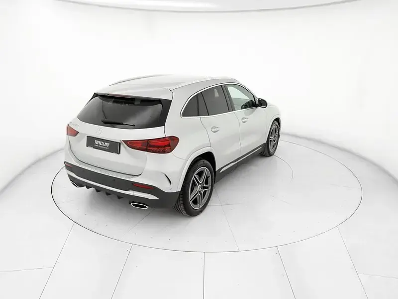 Usata Mercedes GLA200 Advanced Plus 150 CV (110 kW) 2024 Argento SUV