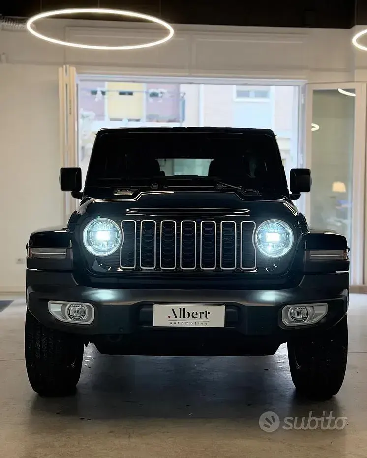 Usata Jeep Wrangler Unlimited Sahara 272 CV (200 kW) 2024 Nero SUV
