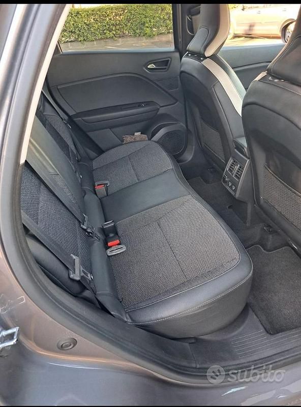 Usata Renault Captur 90 CV (66 kW) 2021 Grigio SUV