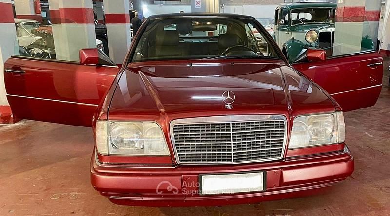 Usata Mercedes E200 136 CV (100 kW) 1995 Rosso Berlina