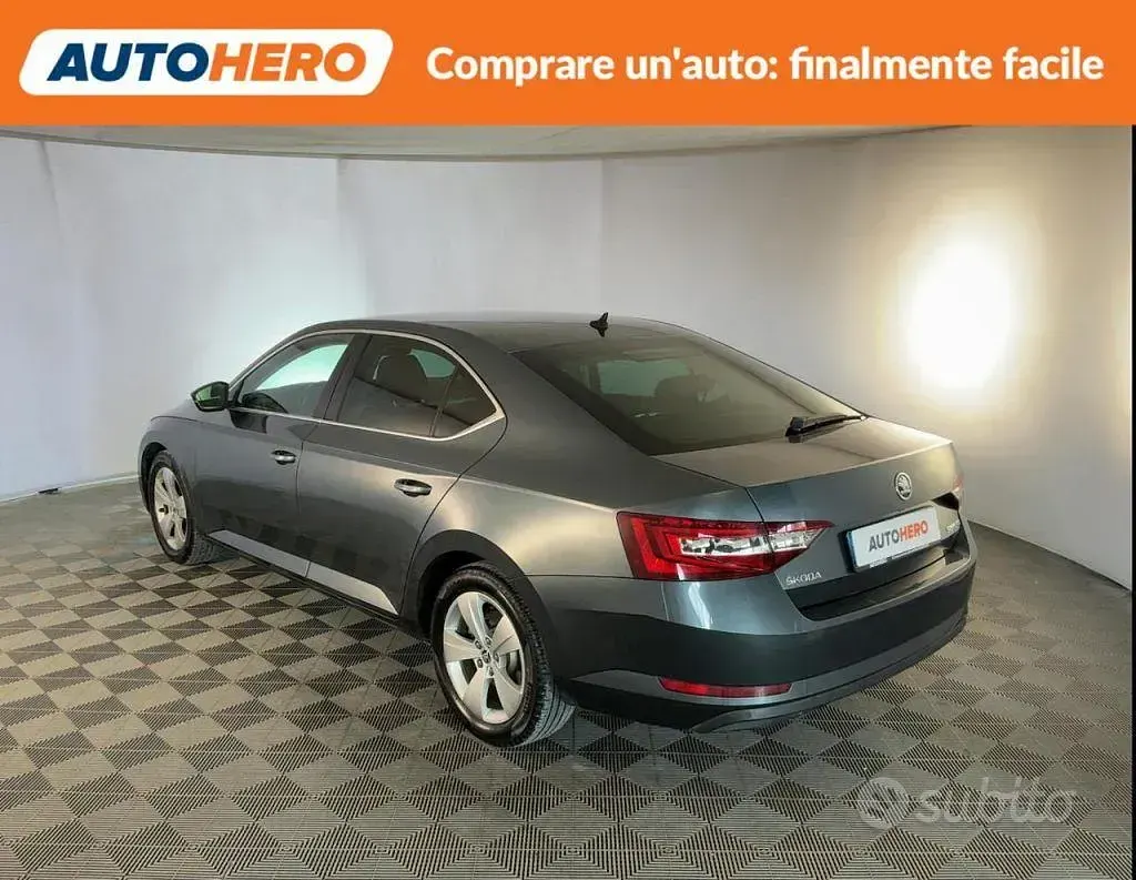 Usata Skoda Superb 150 CV (110 kW) 2018 Grigio Berlina