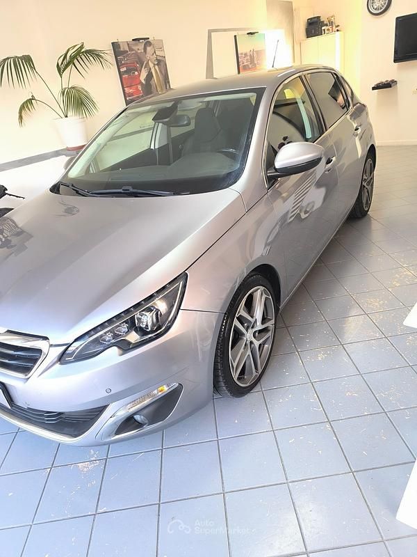 Usata Peugeot 308 120 CV (88 kW) 2015 Gray Berlina