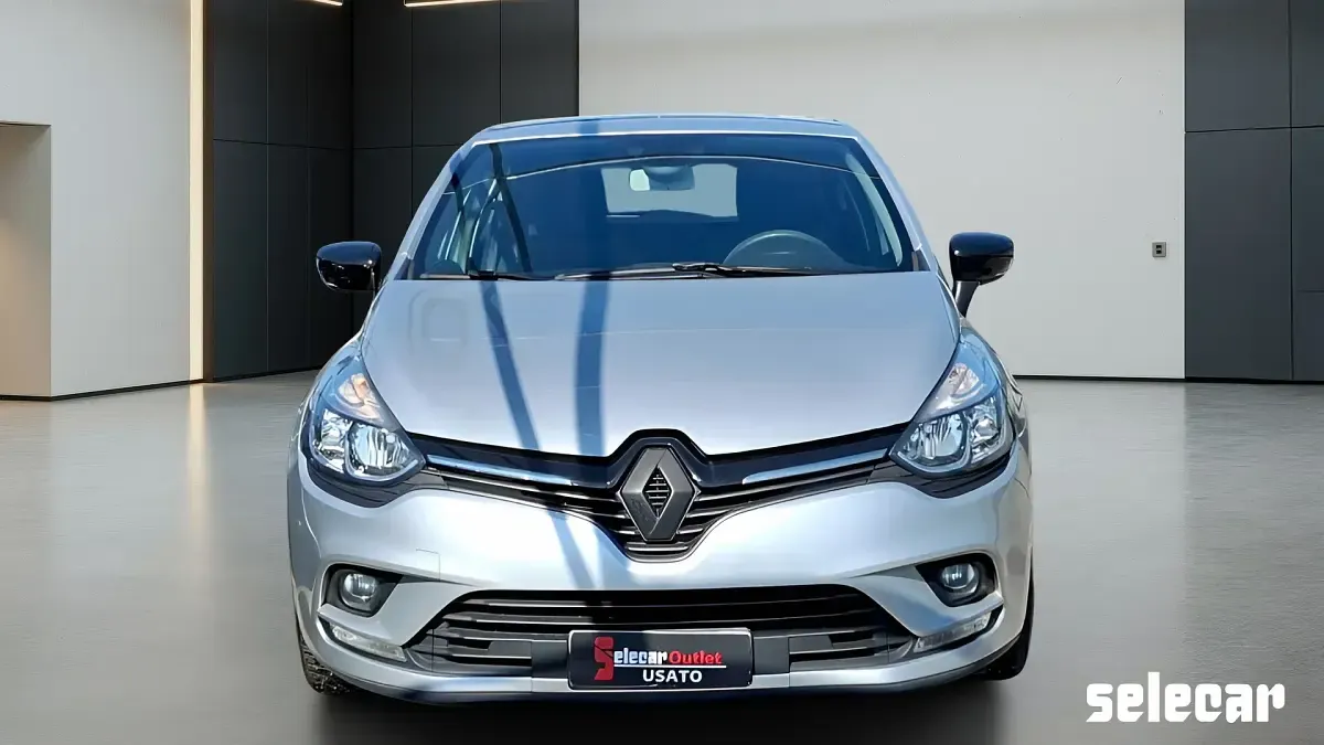 Usata Renault Clio IV Zen 75 CV (55 kW) 2017 Argento Berlina