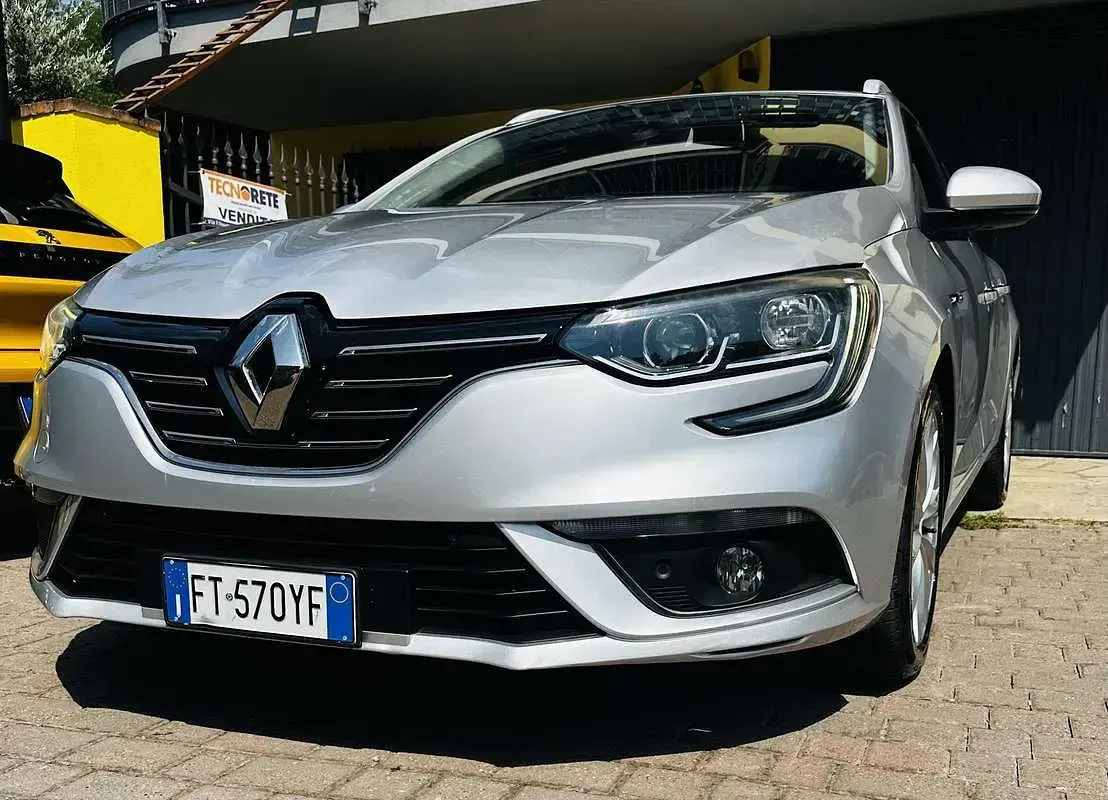 Usata Renault Mégane GrandTour 110 CV (80 kW) 2019 Grigio Station wagon