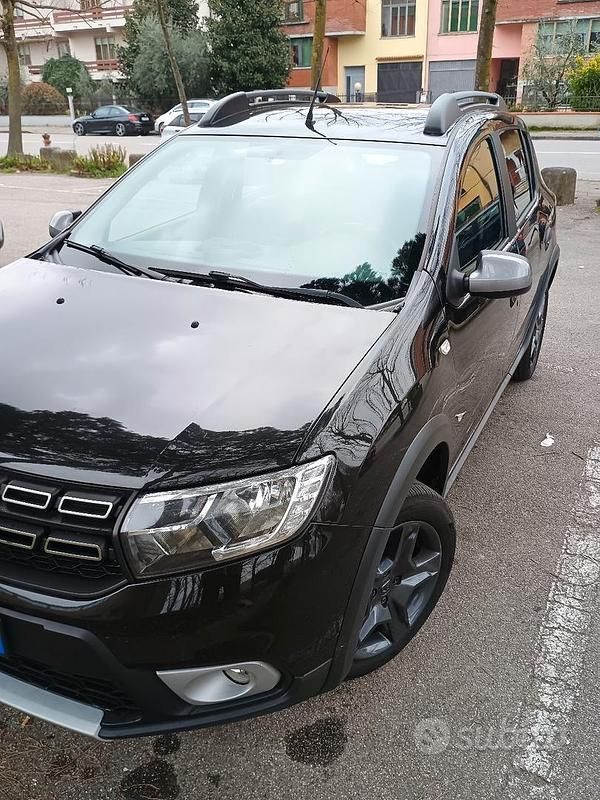 Usata Dacia Sandero 90 CV (66 kW) 2017 Nero SUV