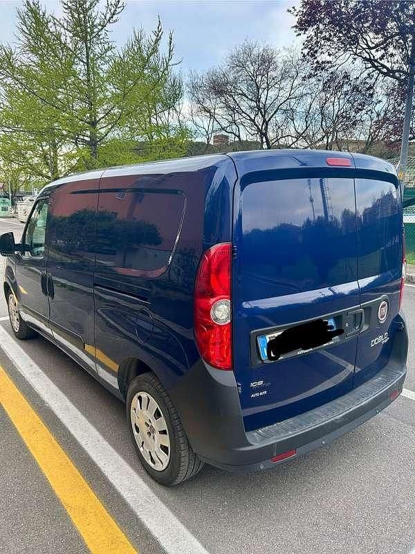 Usata Fiat Doblò 105 CV (77 kW) 2014 Blu/azzurro Monovolume