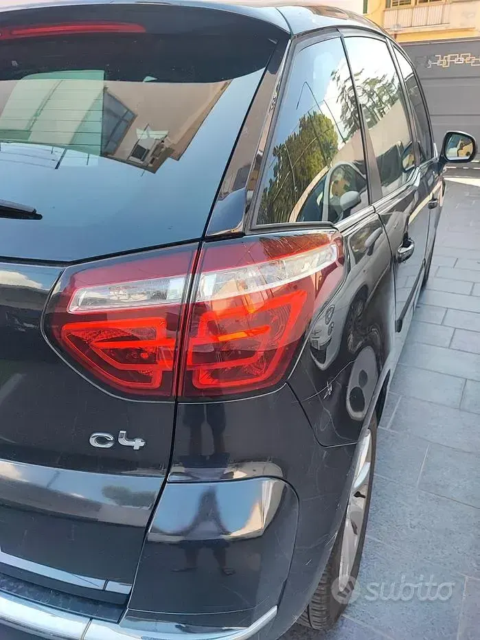 Usata Citroën C4 Picasso 112 CV (82 kW) 2011 Nero Monovolume