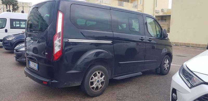 Usata Ford Tourneo Custom 125 CV (91 kW) 2015 Nero Furgone