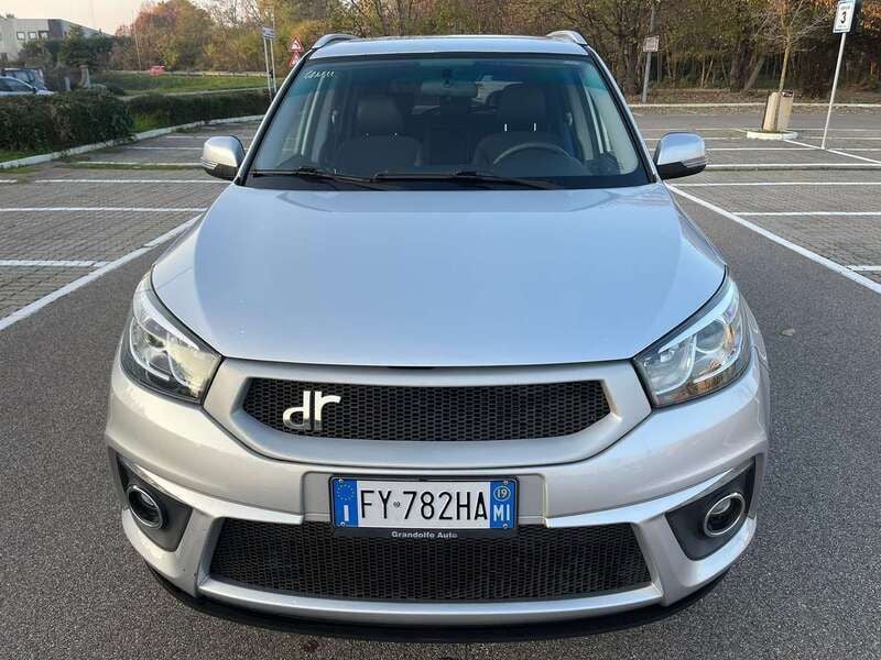 Argento Usata 2019 DR Automobiles DR5 SUV | 9990 € (Buon prezzo) - Immagine 1/4