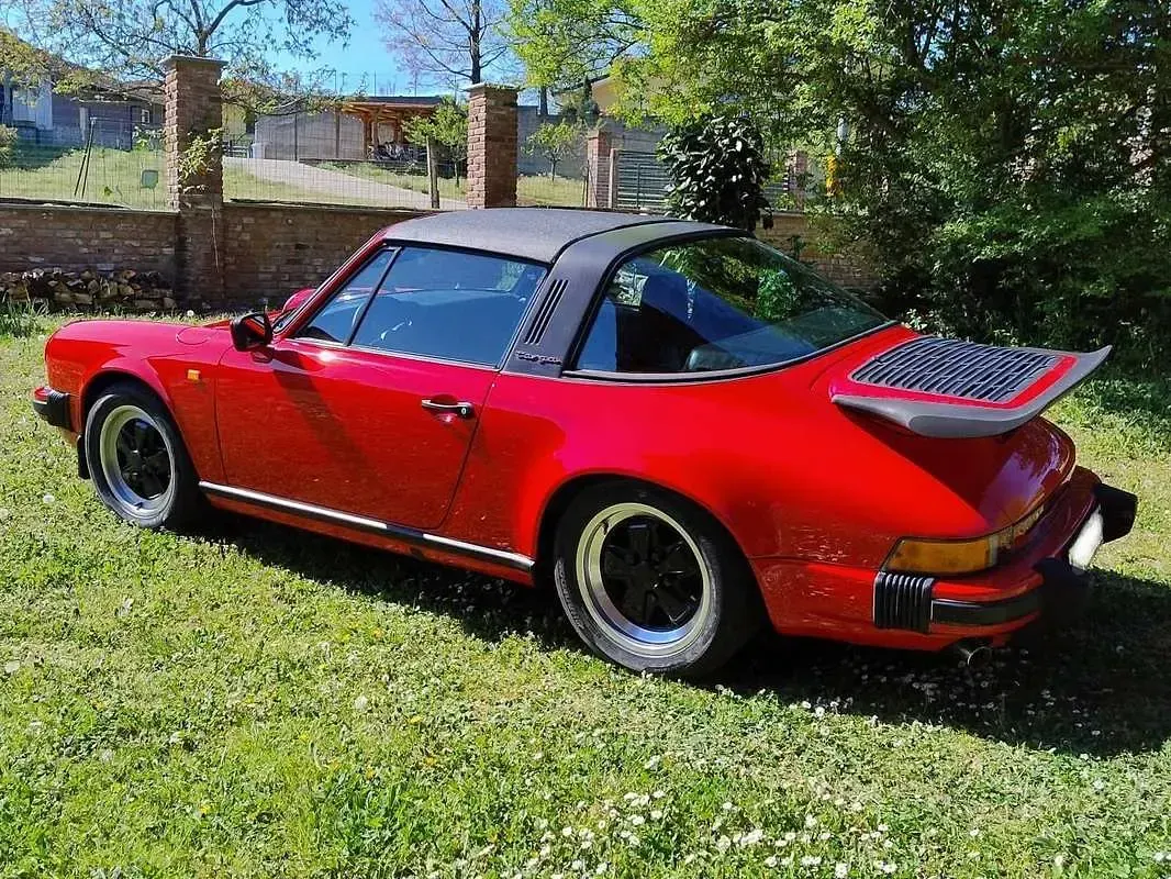 Usata Porsche 911 Carrera Cabriolet 231 CV (169 kW) 1983 Rosso Cabrio