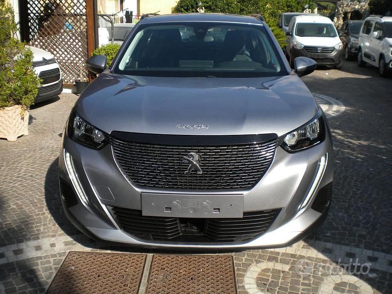 Bianco Nuova 2025 Peugeot 2008 Allure SUV | 16.999 € (Super prezzo) - Immagine 1/4