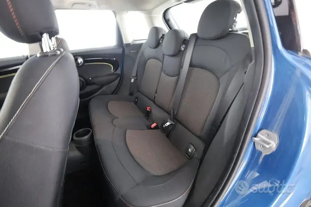 Usata Mini Cooper Classic 136 CV (100 kW) 2023 Blu Utilitaria