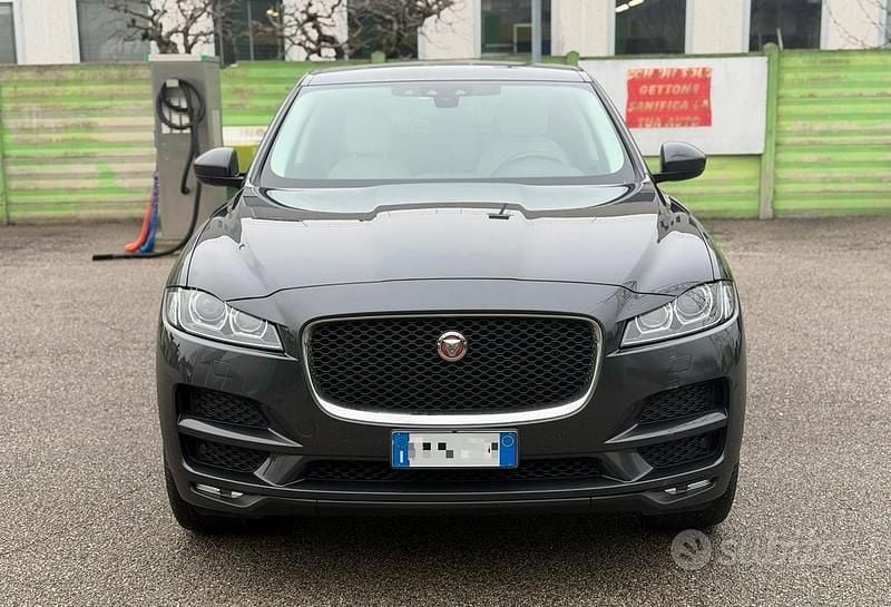 Usata Jaguar F-Pace 180 CV (132 kW) 2017 Grigio SUV