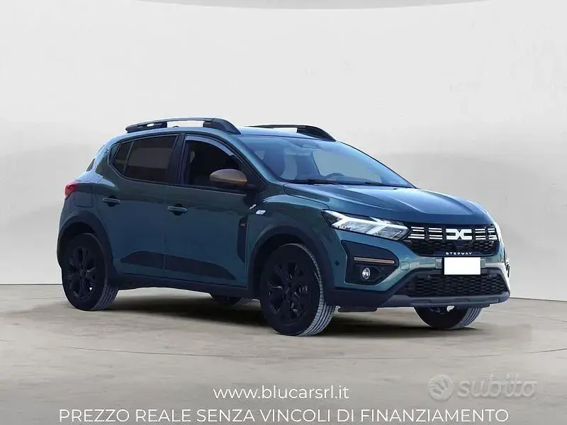 Usata Dacia Sandero Extreme 101 CV (74 kW) 2025 Verde Berlina