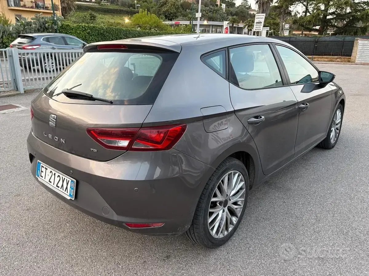 Usata Seat Leon Style 105 CV (77 kW) 2014 Grigio Coupé