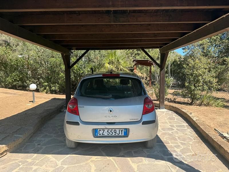 Usata Renault Clio II 75 CV (55 kW) 2009 Utilitaria