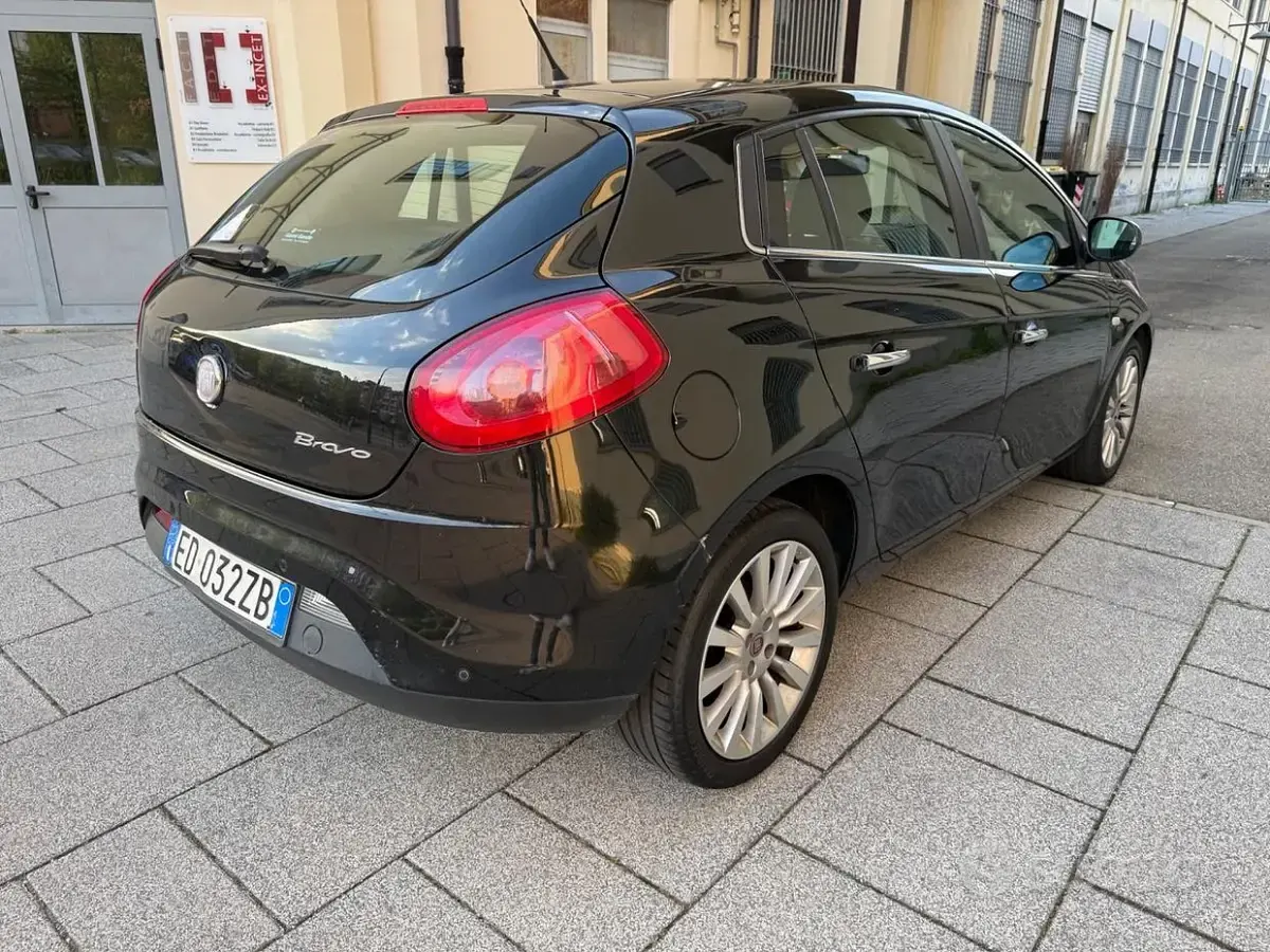 Usata Fiat Bravo Dynamic 120 CV (88 kW) 2010 Nero Utilitaria