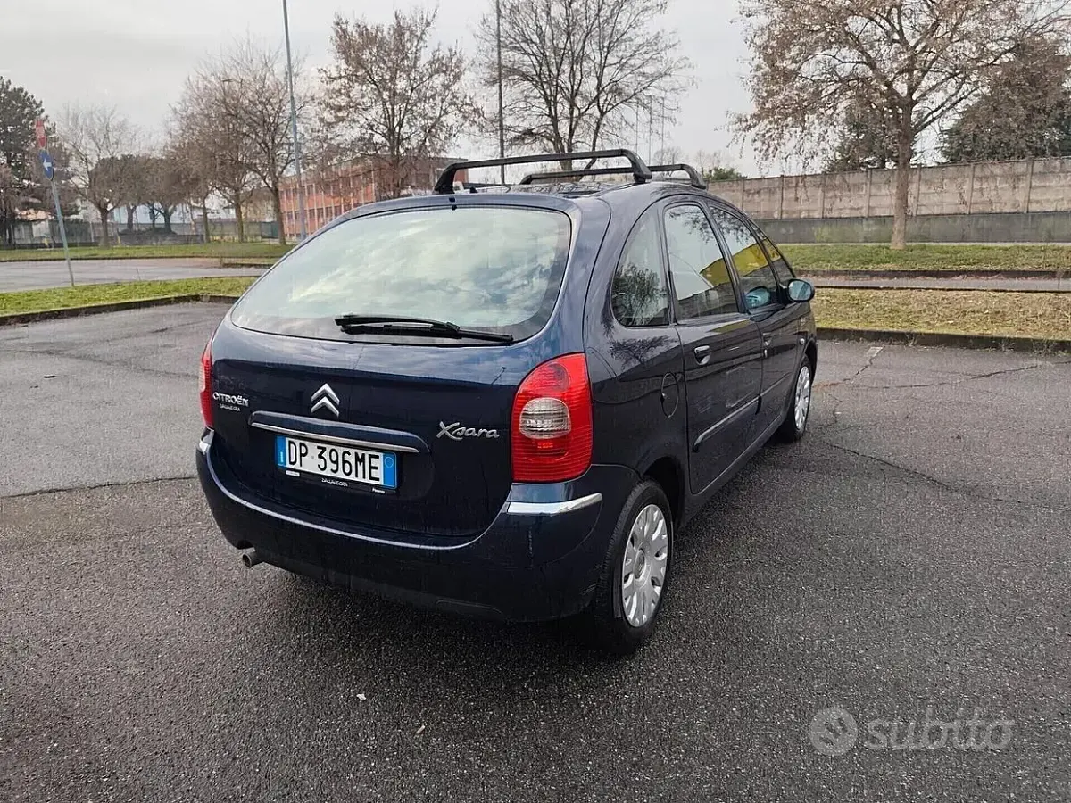 Usata Citroën Xsara Picasso 109 CV (80 kW) 2008 Blu Monovolume