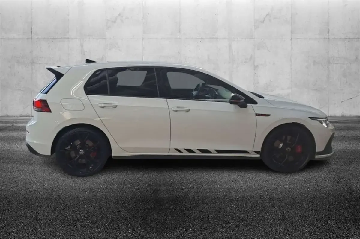 Usata VW Golf VIII GTI 300 CV (220 kW) 2023 Bianco Berlina