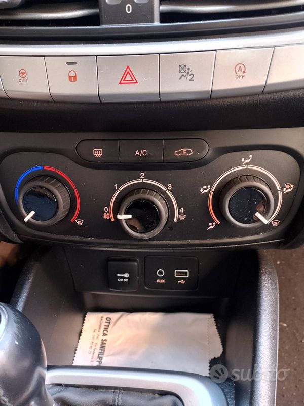 Usata Fiat Tipo Lounge 95 CV (69 kW) 2018 Nero Berlina