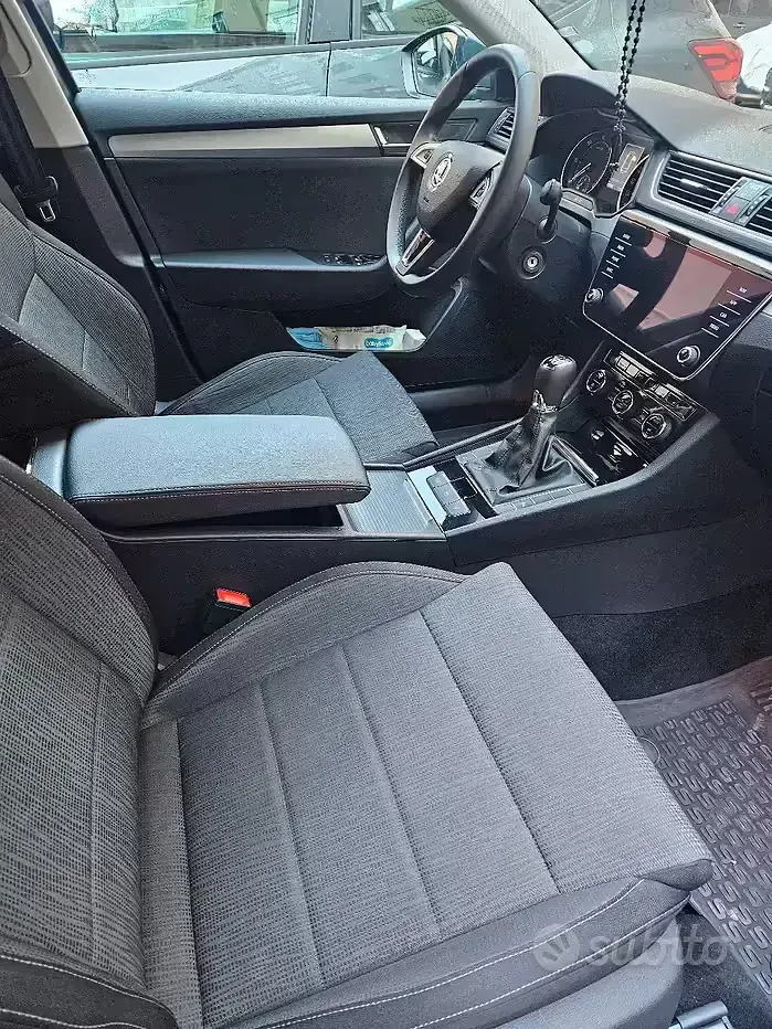 Usata Skoda Superb Executive 150 CV (110 kW) 2018 Grigio Berlina