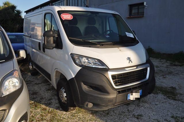 Usata Peugeot Boxer S 140 CV (102 kW) 2022 Grigio Furgone