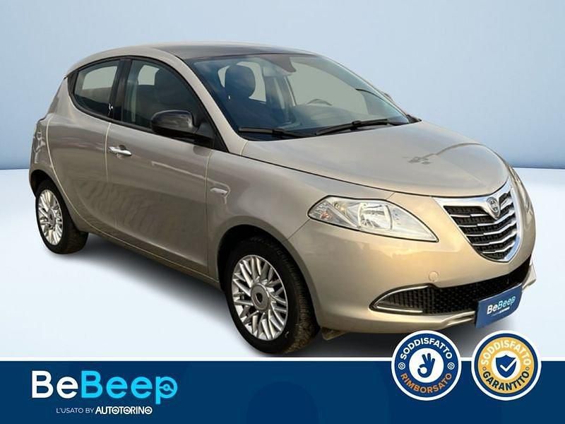 Usata Lancia Ypsilon Gold 69 CV (50 kW) 2015 Beige metallizzato Utilitaria